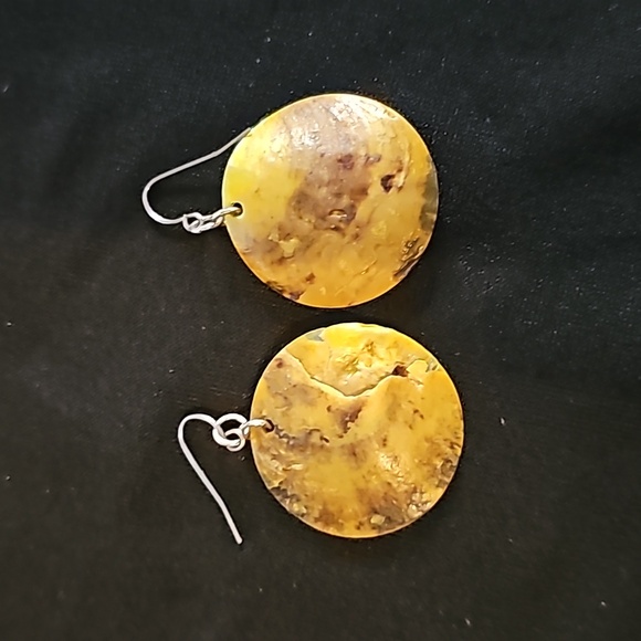 2 Pair of Sea Shell Pierced Earrings🐈14 - Picture 3 of 10